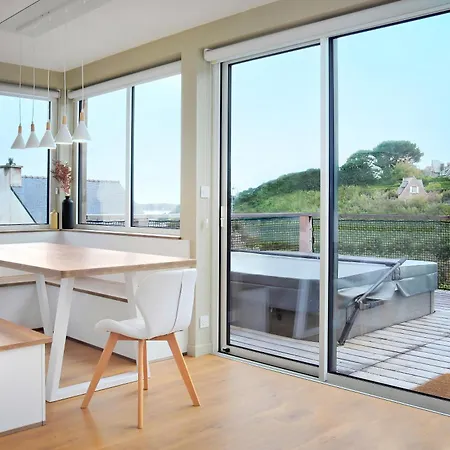 Les Yeux Dans L'eau, Guirec, Trestraou Holiday home